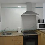 Apts Ara With Pool بينايدورم