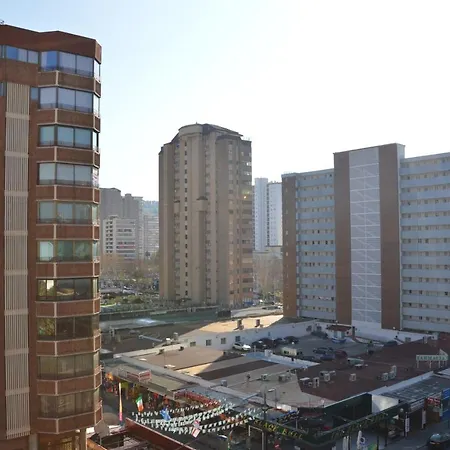 Apts Ara With Pool דירה *