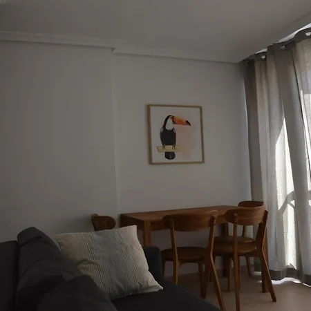 Apts Ara With Pool דירה *