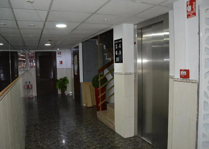 Apts Ara With Pool 아파트