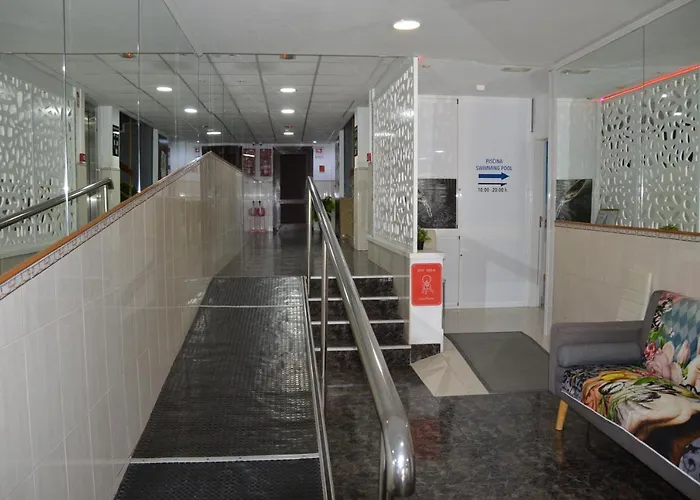 Apts Ara With Pool 베니돔