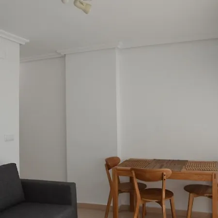 Apts Ara With Pool Бенидорм